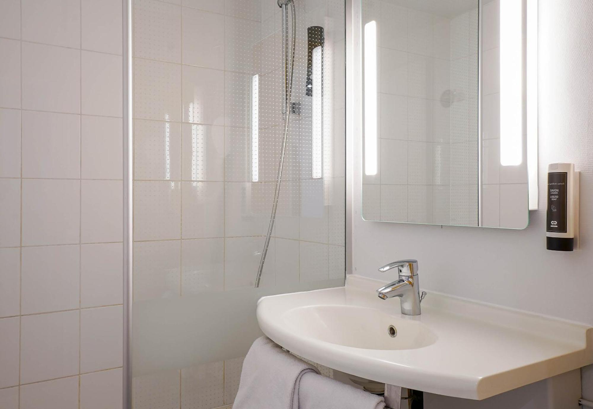 B&B Hotel Marseille Centre Vieux Port Bagian luar foto